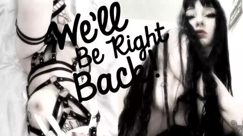 Sasha    Make me moan with patterns   good music here  online show from 12.14.25