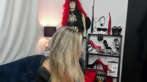 CrystalHotty online show from 09.16.25