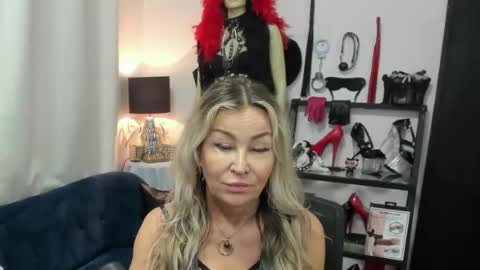 CrystalHotty online show from 06.24.26