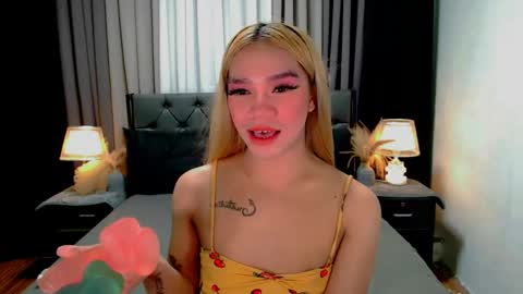 bea takashi  online show from 05.04.26
