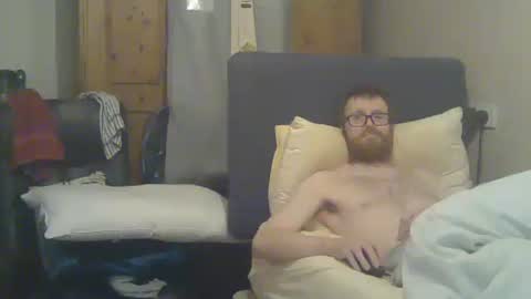 Snapshot of cs014g8493 chatting on 09.10.25 chris online show from 09.10.25