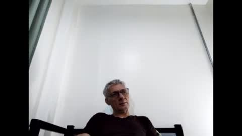 Snapshot of cucaio18 chatting on 01.17.25 BIG UNCUT HARD COCK online show from 01.17.25