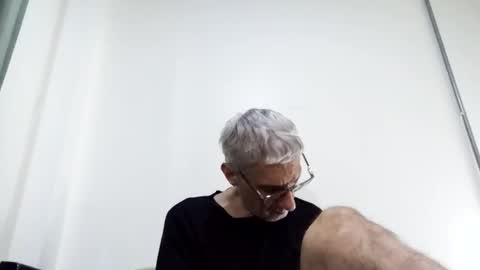 Snapshot of cucaio18 chatting on 01.19.25 BIG UNCUT HARD COCK online show from 01.19.25