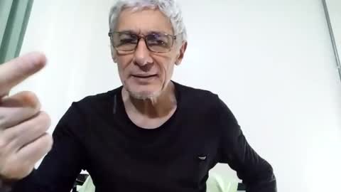 Snapshot of cucaio18 chatting on 02.21.25 BIG UNCUT HARD COCK online show from 02.21.25