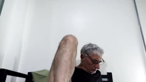 Snapshot of cucaio18 chatting on 03.10.25 BIG UNCUT HARD COCK online show from 03.10.25