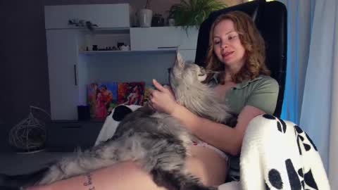 Snapshot of cuddle_kitten chatting on 12.19.24 Alexia online show from 12.19.24