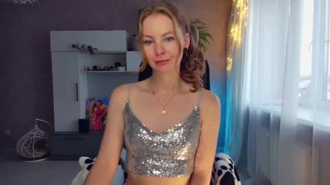 Snapshot of cuddle_kitten chatting on 12.21.24 Alexia online show from 12.21.24