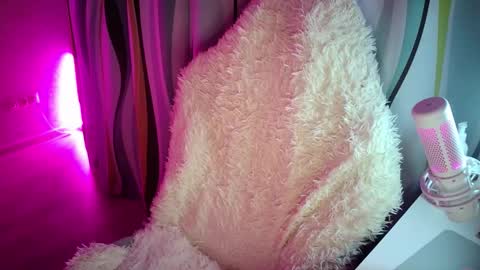 CuddleEmily online show from 03.18.26