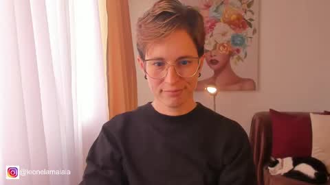 Snapshot of cuddlingbunnny chatting on 03.10.25 Leonela online show from 03.10.25