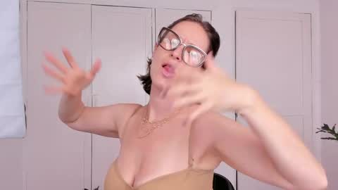 Leonela online show from 04.25.26
