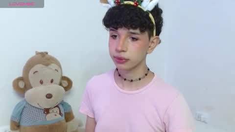 Cuddly online show from 12.04.25