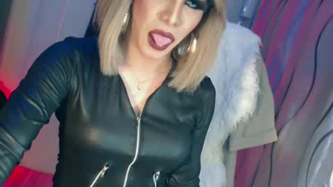 Snapshot of cum_4youbaby chatting on 06.17.26 CUMMELA SLUTI online show from 06.17.26