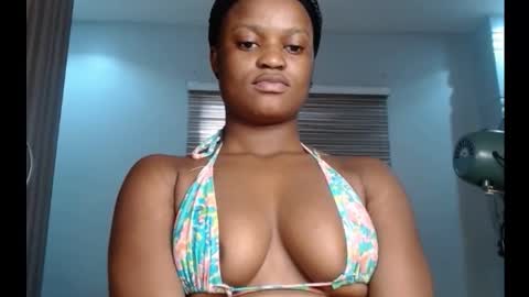 Snapshot of cum_ebony_petitxx chatting on 09.17.25 cath online show from 09.17.25