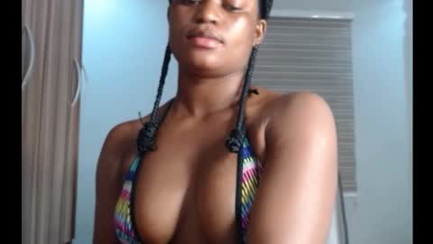 Snapshot of cum_ebony_petitxx chatting on 09.24.25 cath online show from 09.24.25