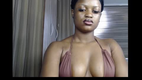 Snapshot of cum_ebony_petitxx chatting on 10.09.25 cath online show from 10.09.25