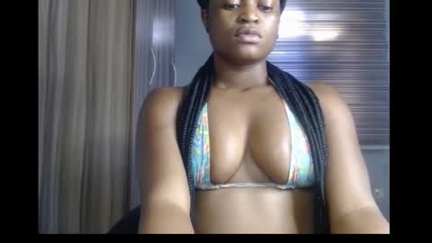 Snapshot of cum_ebony_petitxx chatting on 10.21.25 cath online show from 10.21.25