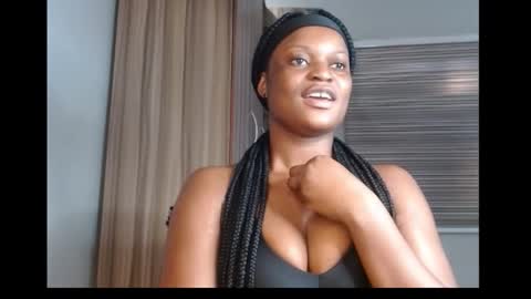Snapshot of cum_ebony_petitxx chatting on 10.29.25 cath online show from 10.29.25