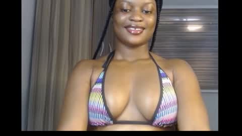 Snapshot of cum_ebony_petitxx chatting on 10.31.25 cath online show from 10.31.25
