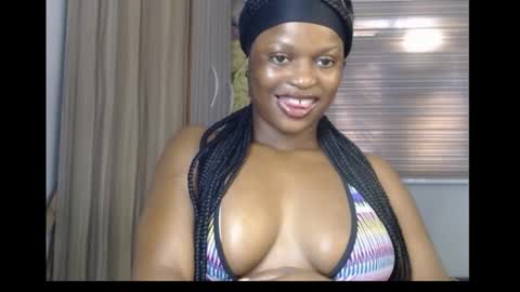Snapshot of cum_ebony_petitxx chatting on 11.06.25 cath online show from 11.06.25
