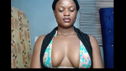 Snapshot of cum_ebony_petitxx chatting on 11.10.25 cath online show from 11.10.25