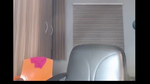 Snapshot of cum_ebony_petitxx chatting on 11.19.25 cath online show from 11.19.25