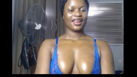 Snapshot of cum_ebony_petitxx chatting on 11.26.25 cath online show from 11.26.25