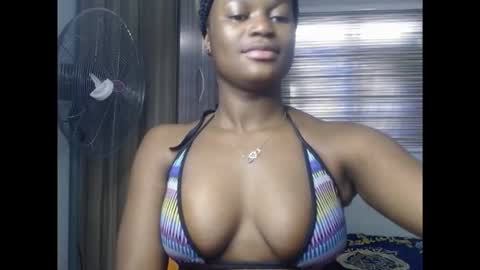 Snapshot of cum_ebony_petitxx chatting on 12.01.25 cath online show from 12.01.25