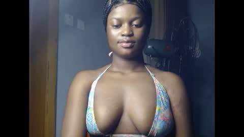 Snapshot of cum_ebony_petitxx chatting on 12.05.25 cath online show from 12.05.25