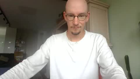 cum_swallow_bi online show from 05.14.26