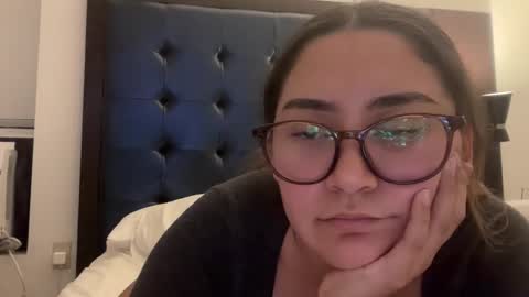 Snapshot of cumberinme chatting on 01.12.26 cumberinme online show from 01.12.26