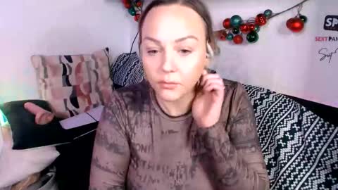 Snapshot of cumguzzlingskank chatting on 11.22.25 cumguzzlingskank online show from 11.22.25