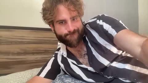 Snapshot of cumjoe168016623058 chatting on 05.11.26 cumjoe168016623058 online show from 05.11.26