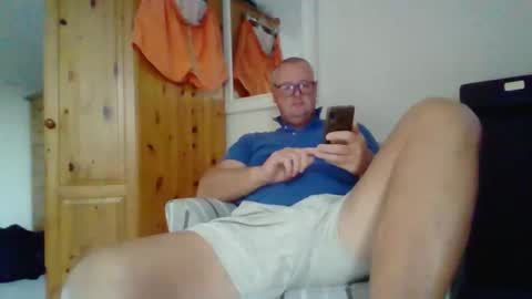 Snapshot of curiousax77 chatting on 10.07.25 curiousax77 online show from 10.07.25