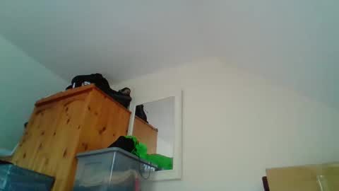 Snapshot of curiousax77 chatting on 10.27.25 curiousax77 online show from 10.27.25