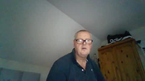 Snapshot of curiousax77 chatting on 12.18.25 curiousax77 online show from 12.18.25