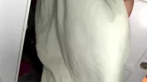 Snapshot of curliegirlee chatting on 03.10.26 curliegirlee online show from 03.10.26