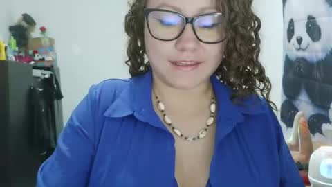 Snapshot of curly_greeneyed chatting on 06.27.26 Vannesa online show from 06.27.26