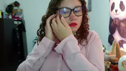 Snapshot of curly_greeneyed chatting on 07.23.26 Vannesa online show from 07.23.26