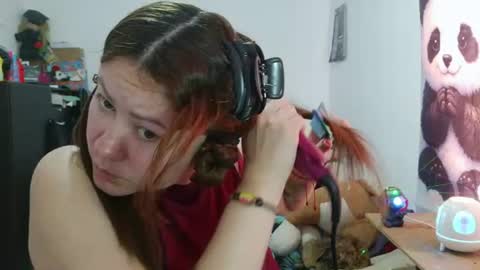 Snapshot of curly_greeneyed chatting on 07.28.26 Vannesa online show from 07.28.26