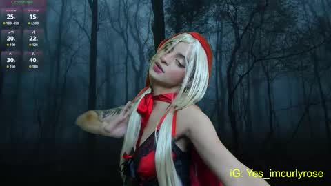 Snapshot of curlyrose_ chatting on 10.29.25 Rose online show from 10.29.25