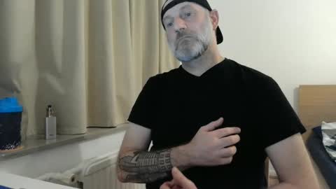 Snapshot of curman85 chatting on 12.22.24 Curman85 online show from 12.22.24