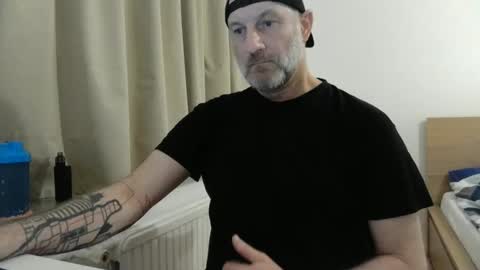 Snapshot of curman85 chatting on 01.06.25 Curman85 online show from 01.06.25