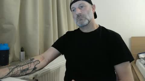 Snapshot of curman85 chatting on 01.11.25 Curman85 online show from 01.11.25