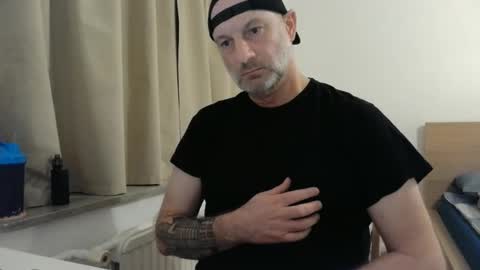 Snapshot of curman85 chatting on 02.10.25 Curman85 online show from 02.10.25