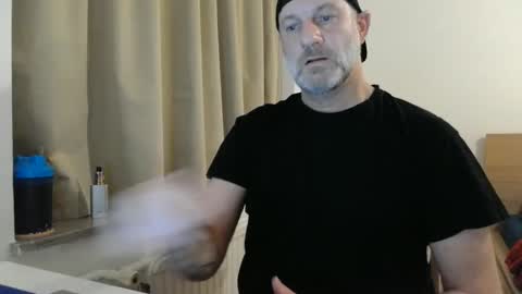 Snapshot of curman85 chatting on 02.18.25 Curman85 online show from 02.18.25