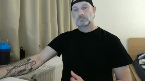 Snapshot of curman85 chatting on 02.26.25 Curman85 online show from 02.26.25