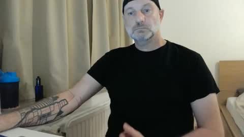 Snapshot of curman85 chatting on 09.16.25 Curman85 online show from 09.16.25