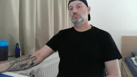 Snapshot of curman85 chatting on 09.26.25 Curman85 online show from 09.26.25