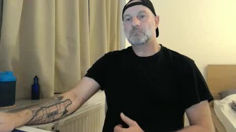 Snapshot of curman85 chatting on 10.12.25 Curman85 online show from 10.12.25