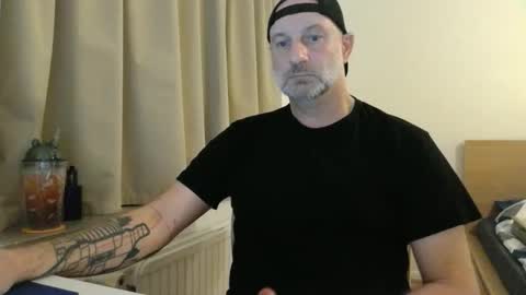 Snapshot of curman85 chatting on 10.25.25 Curman85 online show from 10.25.25